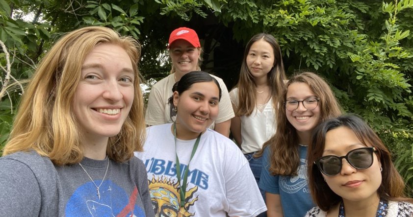 Hoffmann lab 2022.jpg